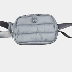 NWOT Lululemon Wunder Puff Crossbody
Camera Bag 2L
Gray
